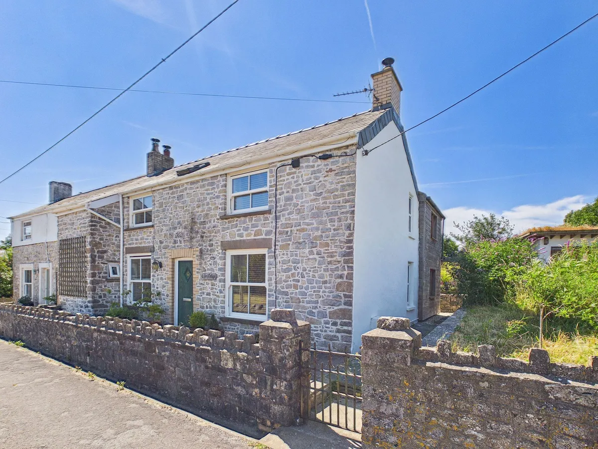 Llantwit Road, Wick, CF71