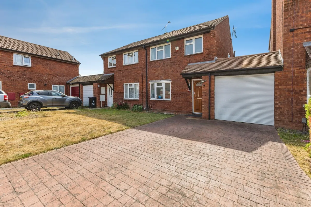 Easington Drive, Lower Earley, READING
