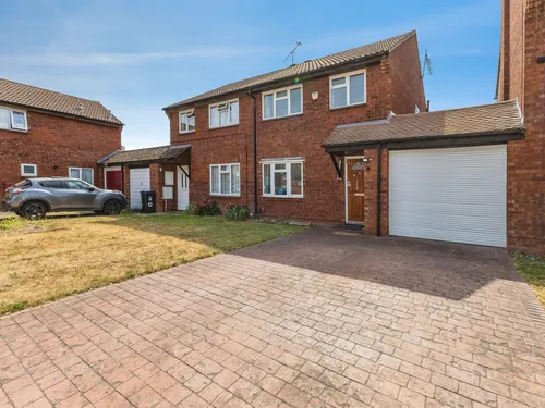 Easington Drive, Lower Earley, READINGphoto