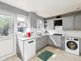 Easington Drive, Lower Earley, READING thumb 3
