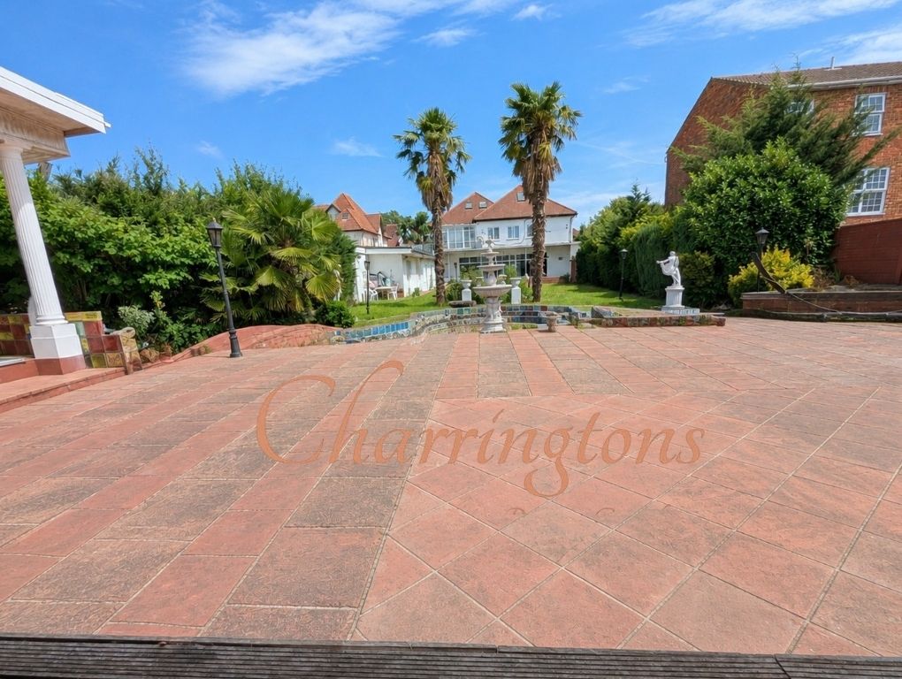 Magnificent Gated Six Bedroom Detached Residence with Indoor Swimming Pool Image 29