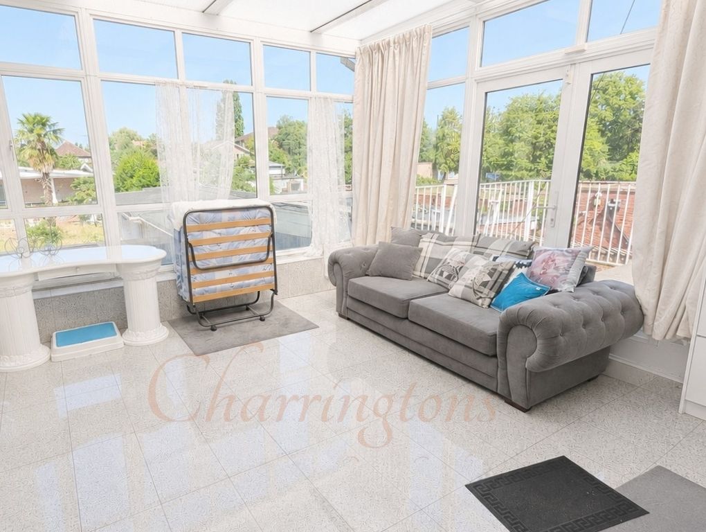 Magnificent Gated Six Bedroom Detached Residence with Indoor Swimming Pool Image 15