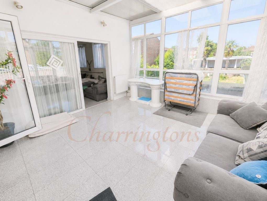 Magnificent Gated Six Bedroom Detached Residence with Indoor Swimming Pool Image 16