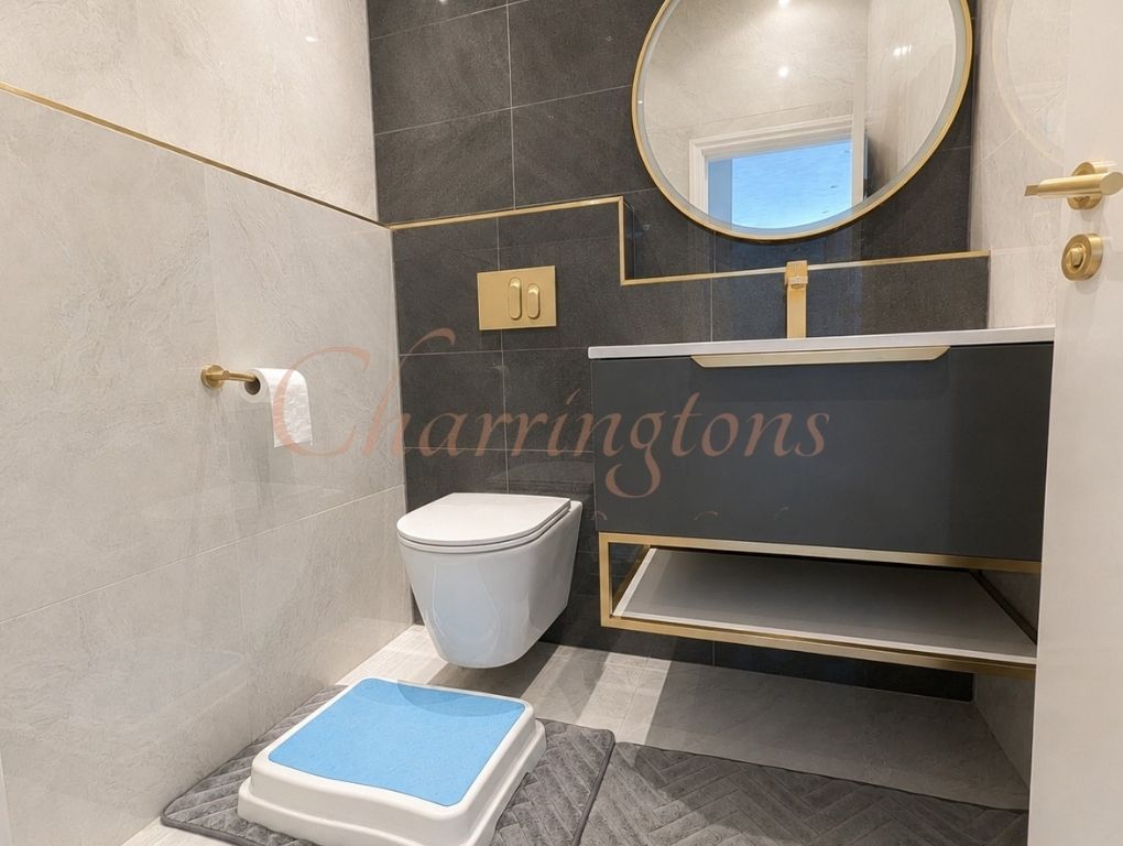 Magnificent Gated Six Bedroom Detached Residence with Indoor Swimming Pool Image 20