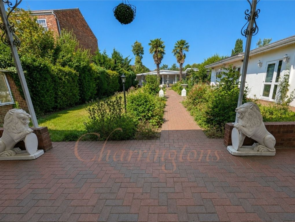 Magnificent Gated Six Bedroom Detached Residence with Indoor Swimming Pool Image 41