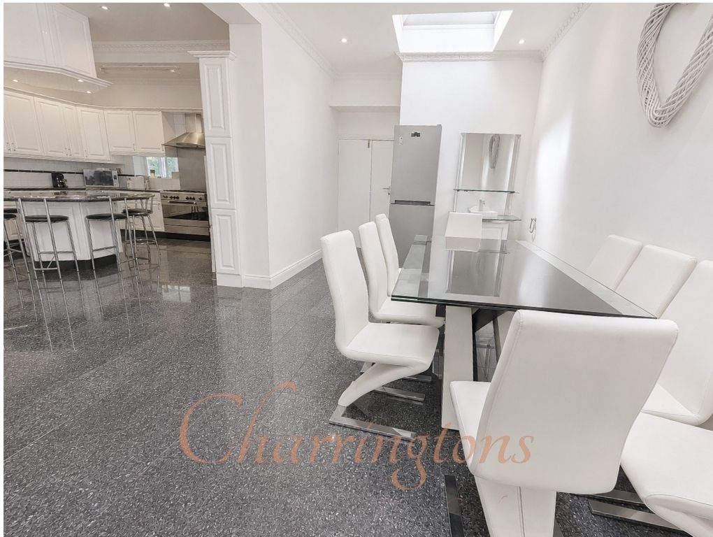 Magnificent Gated Six Bedroom Detached Residence with Indoor Swimming Pool Image 42