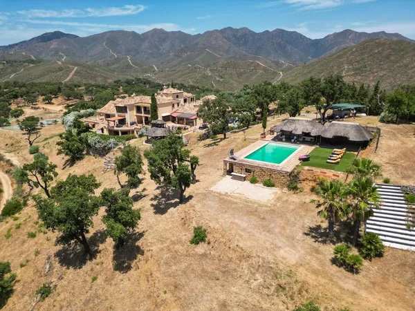VILLA FOR SALE IN LA MAIRENA, Marbella East, GU21 photo 4