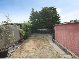 Biddenham Turn, Watford thumb 2