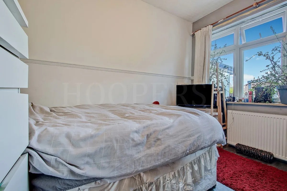 Winston Avenue, London, NW9