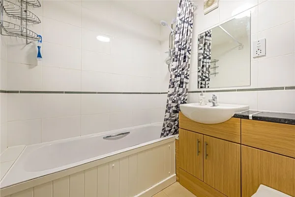 Elton Close, Kingston Upon Thames, KT1 photo 6