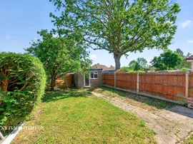 Cunliffe Road, Epsom thumb 2