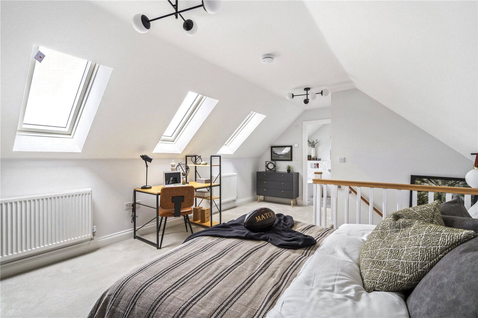 Fuggle Hop Close, Tongham, Surrey, GU10 Image 9