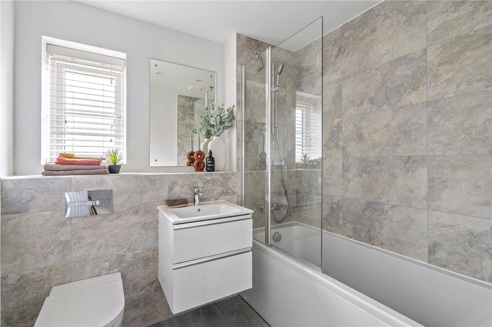 Fuggle Hop Close, Tongham, Surrey, GU10 Image 11