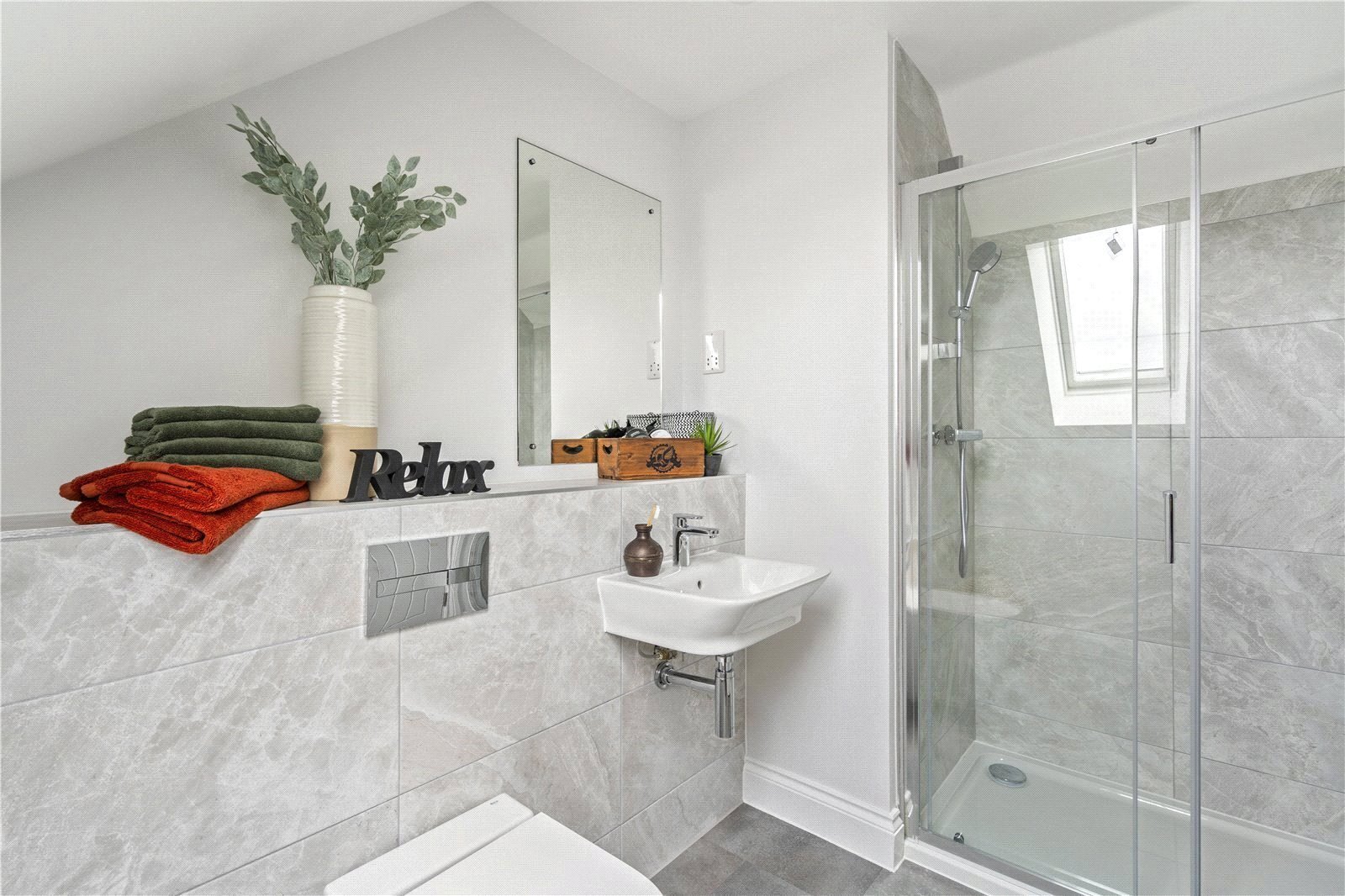 Fuggle Hop Close, Tongham, Surrey, GU10 Image 12