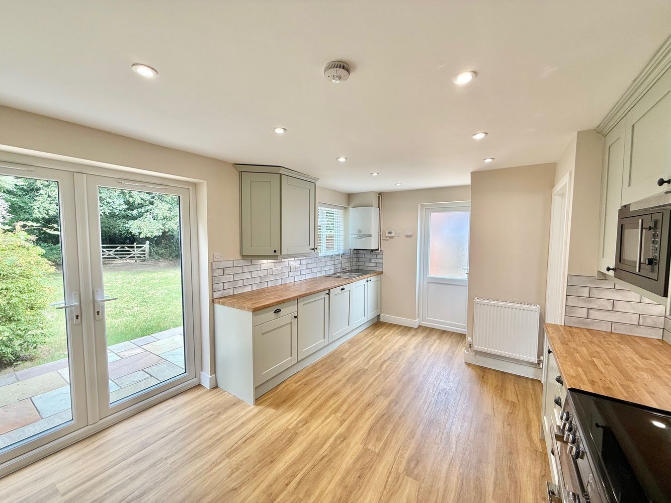Beechwood Close, Ascot, SL5 Image 2