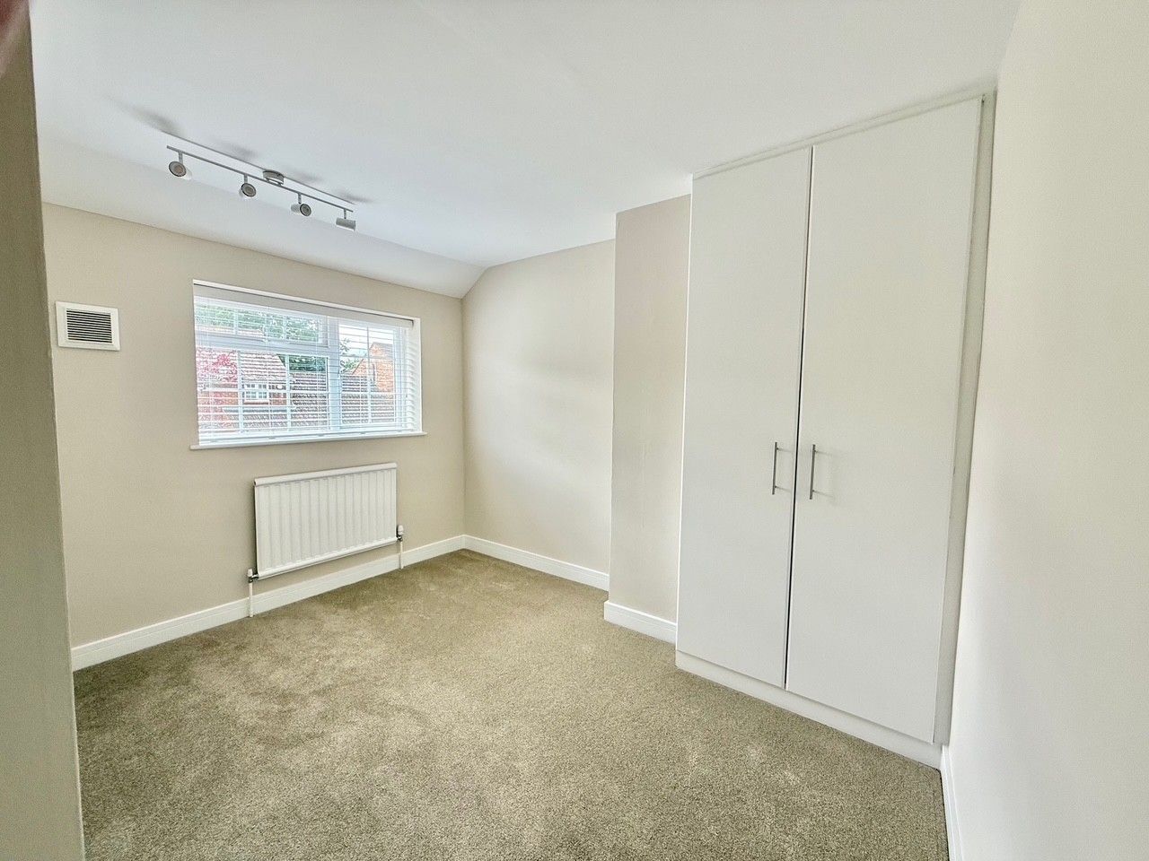 Beechwood Close, Ascot, SL5 Image 6