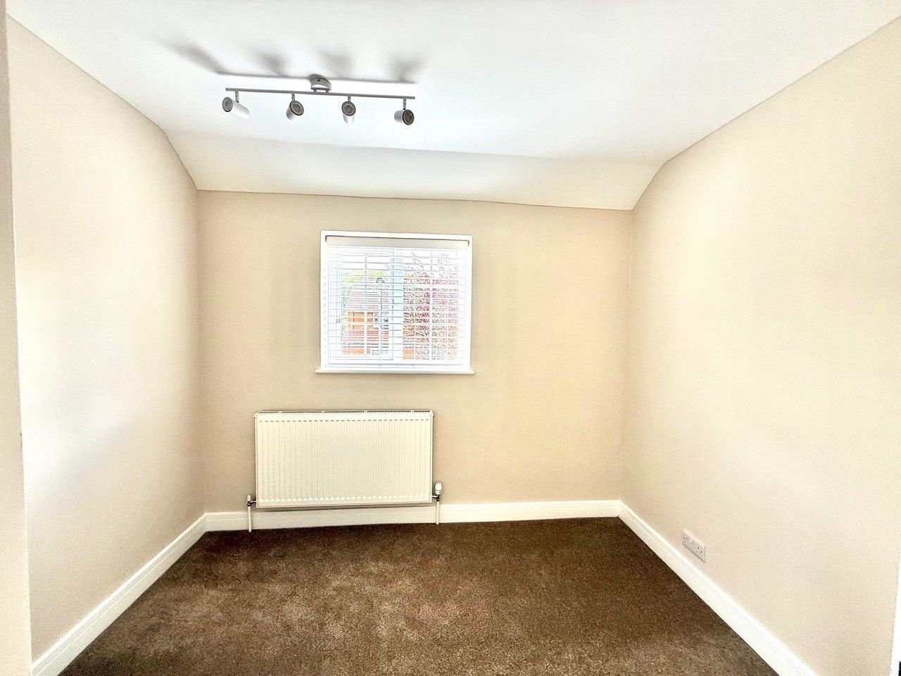 Beechwood Close, Ascot, SL5 Image 9