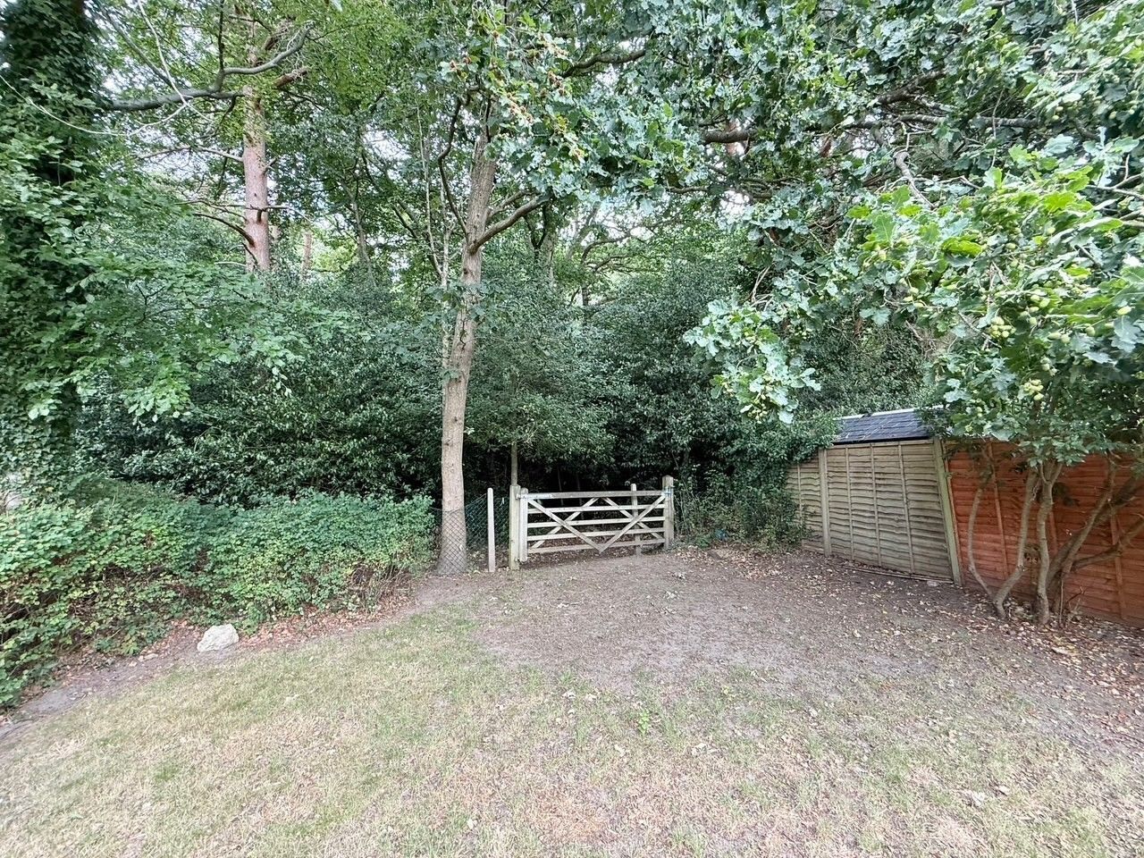 Beechwood Close, Ascot, SL5 Image 12