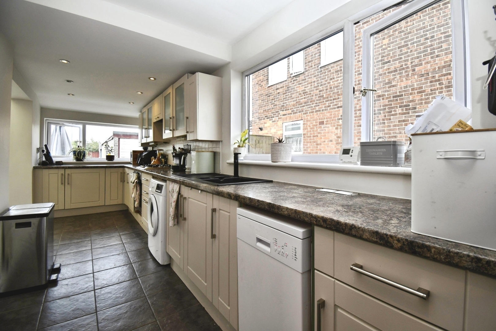 Guildford Avenue, Hull Image 10