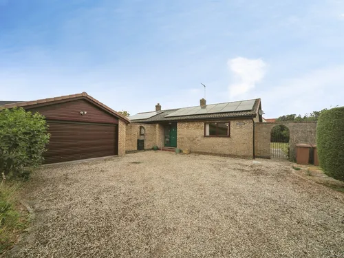 Earlsbrook, Bacton, STOWMARKETphoto