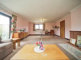 Earlsbrook, Bacton, STOWMARKET thumb 3