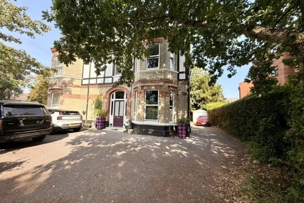 Cavendish Road, BOURNEMOUTH