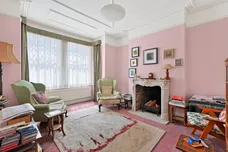Wavendon Avenue, London