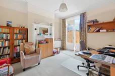 Wavendon Avenue, London