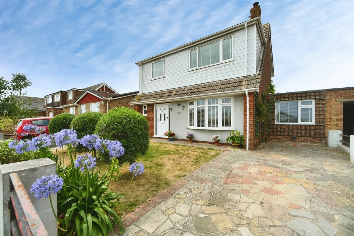 Edith Avenue North, Peacehaven