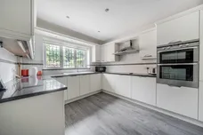Evergreen, Thatcham, RG19 photo 2