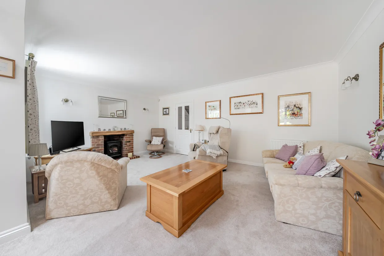 Evergreen, Thatcham, RG19 photo 4