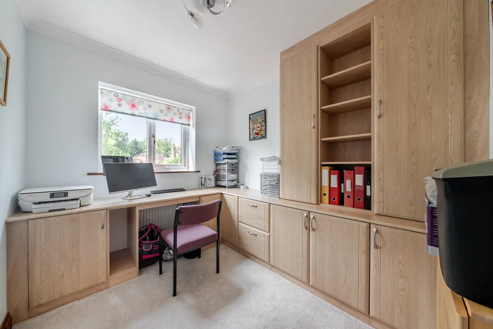Evergreen, Thatcham, RG19 photo 8