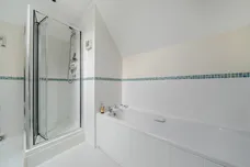 Evergreen, Thatcham, RG19 photo 12