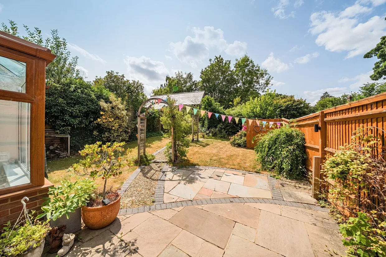Evergreen, Thatcham, RG19 photo 16