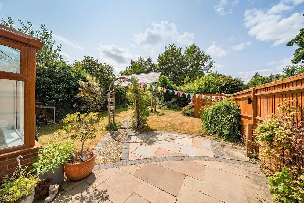 Evergreen, Thatcham, RG19 photo 16