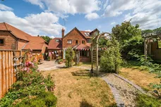 Evergreen, Thatcham, RG19 photo 17