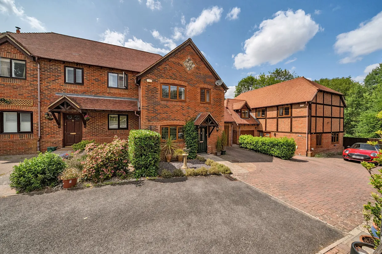 Evergreen, Thatcham, RG19 photo 18