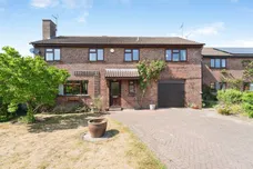 Pearsons Close, Holt