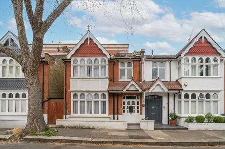 Merton Avenue, Chiswick, W4