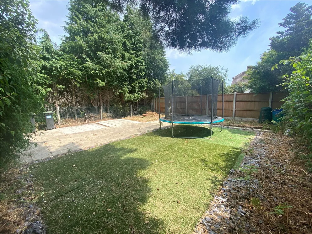 Property carousel item 4