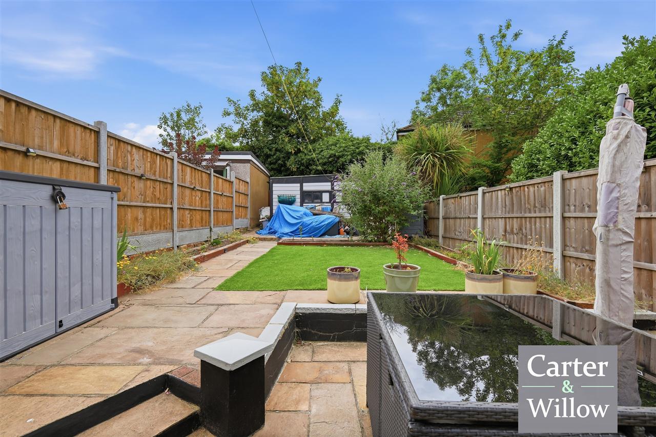 Sandown Avenue, Dagenham, Essex Image 19