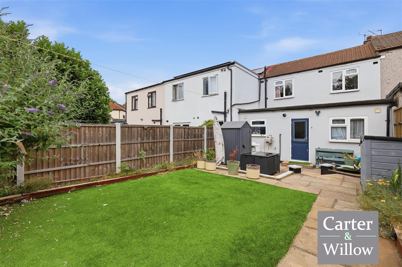 Sandown Avenue, Dagenham, Essex Image 21