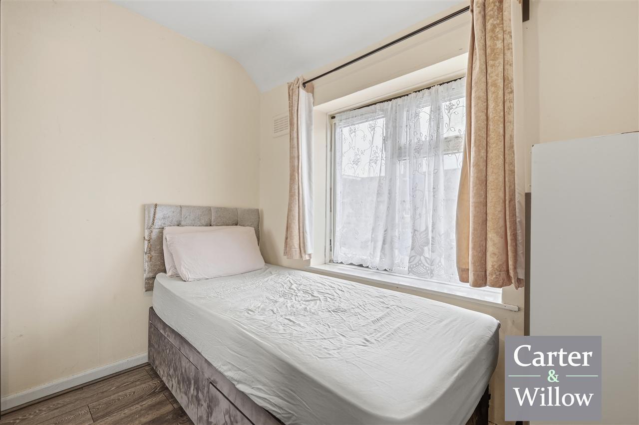 Goresbrook Road, Dagenham, Essex Image 16