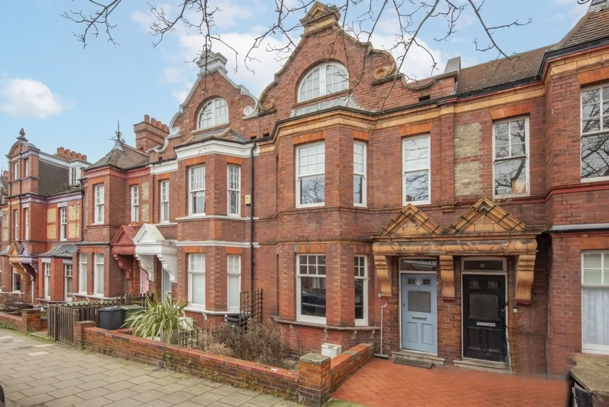 Barcombe Avenue London SW2 photo 1