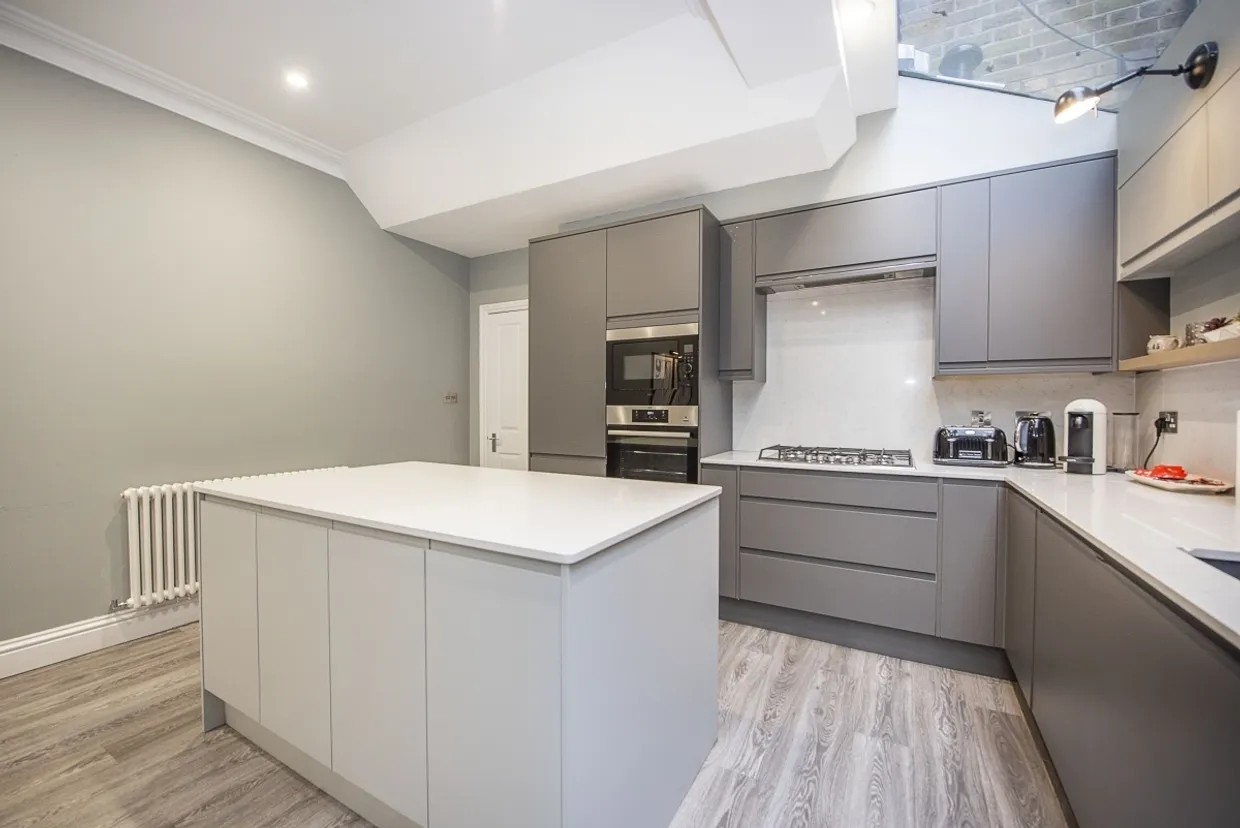 Barcombe Avenue London SW2 photo 2