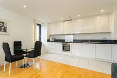 Chartfield Avenue London SW15 photo 3