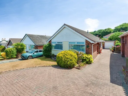 Cambridge Gardens, Helsby, Frodshamphoto