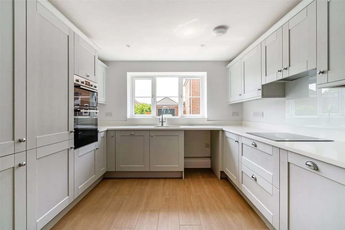 Roxbury House, Bramley, RG26