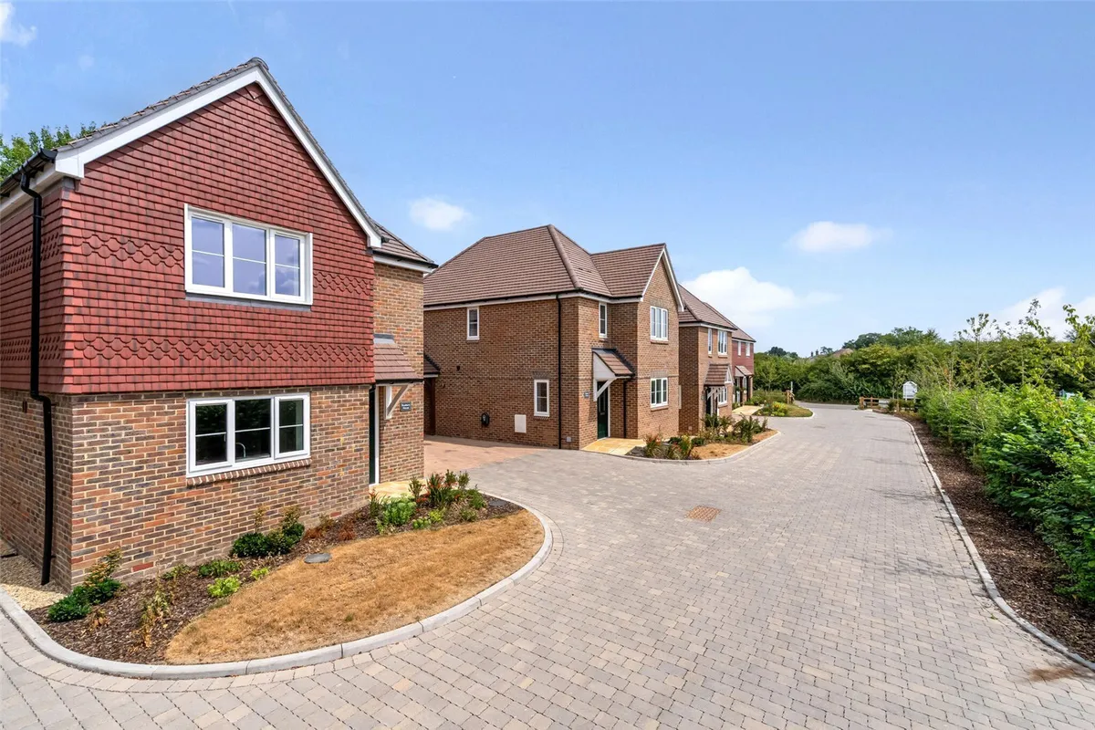 Roxbury House, Bramley, RG26