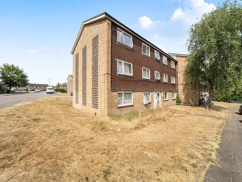 Holyrood Crescent, St. Albansphoto